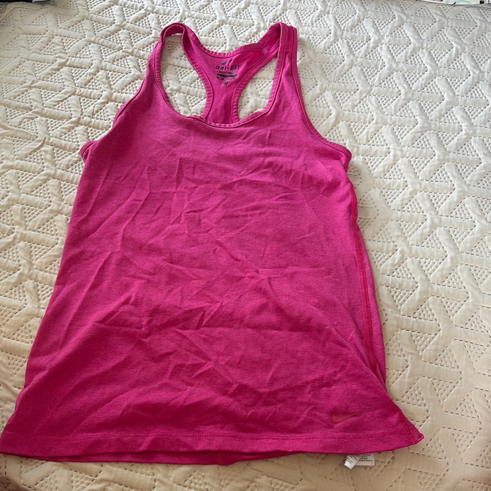 Nike Pink Sleeveless Tank Top with Scoop Neckline